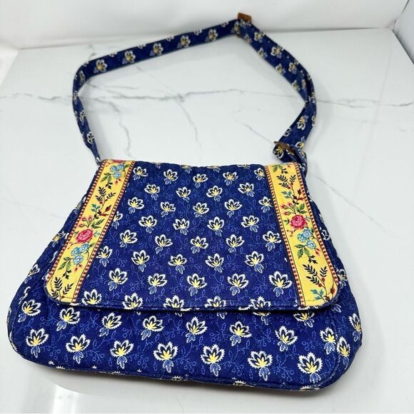 Vera Bradley Bucket Bag - Picture 1 of 10